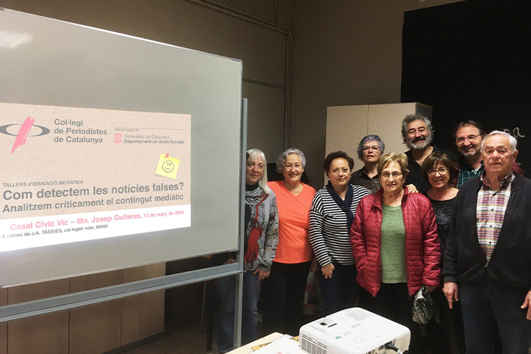 300-adults-participen-en-la-primera-edició-dels-tallers-d’educació-mediàtica-als-centres-cívics